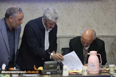 با حضور رجبعلی برزویی رئیس دانشگاه فرهنگیان کشور در نشست با اعضای مجمع خیرین استان خراسان رضوی صورت گرفت:

امضای تفاهم نامه احداث ساختمان خوابگاه دانشجویی در پردیس شهید هاشمی نژاد مشهد 