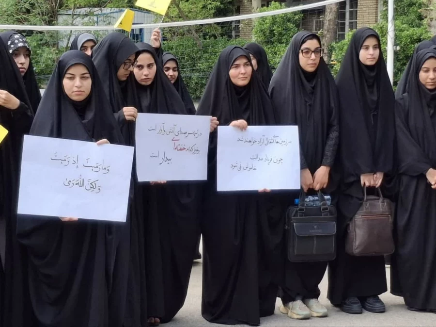  تجمع جامعه دانشگاهی شهر مشهد در دانشگاه فرهنگیان خراسان رضوی در محکومیت جنایات رژیم صهیونی علیه مردم مظلوم فلسطین و غزه با حضور استادان، کارکنان و دانشجویان  3