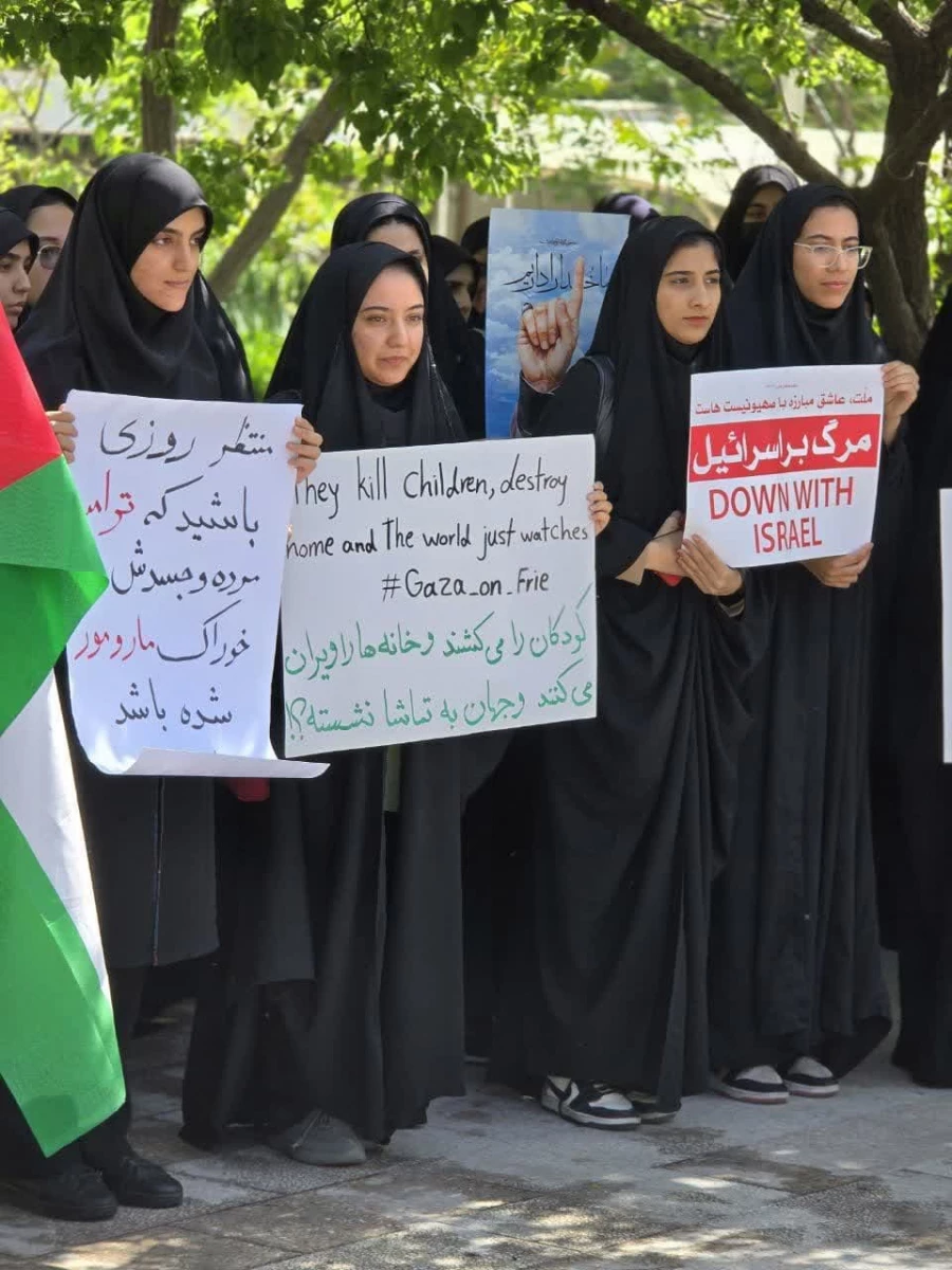  تجمع جامعه دانشگاهی شهر مشهد در دانشگاه فرهنگیان خراسان رضوی در محکومیت جنایات رژیم صهیونی علیه مردم مظلوم فلسطین و غزه با حضور استادان، کارکنان و دانشجویان  4