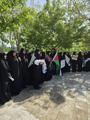  تجمع جامعه دانشگاهی شهر مشهد در دانشگاه فرهنگیان خراسان رضوی در محکومیت جنایات رژیم صهیونی علیه مردم مظلوم فلسطین و غزه با حضور استادان، کارکنان و دانشجویان  5