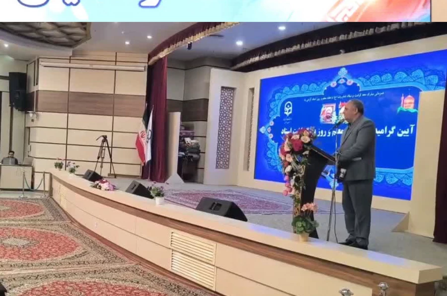 همزمان با دهه کرامت و میلاد حضرت رضا(ع) آئین بزرگداشت مقام استاد در خراسان رضوی برگزار شد
  2