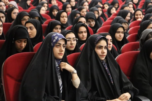 بزرگداشت حکیم ابوالقاسم فردوسی و حکیم عمر خیام در دانشگاه فرهنگیان خراسان رضوی برگزار شد.
 2