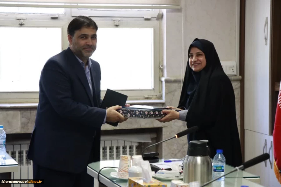 از دبیران علمی و اجرایی جشنواره تخصصی تدریس برتر دانشگاه فرهنگیان خراسان رضوی تجلیل شد 3