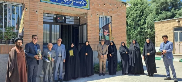 تقدیر از خیرین نیک اندیش در احداث بنای نمازخانه مرکز ثامن الحجج(ع) مشهد 2