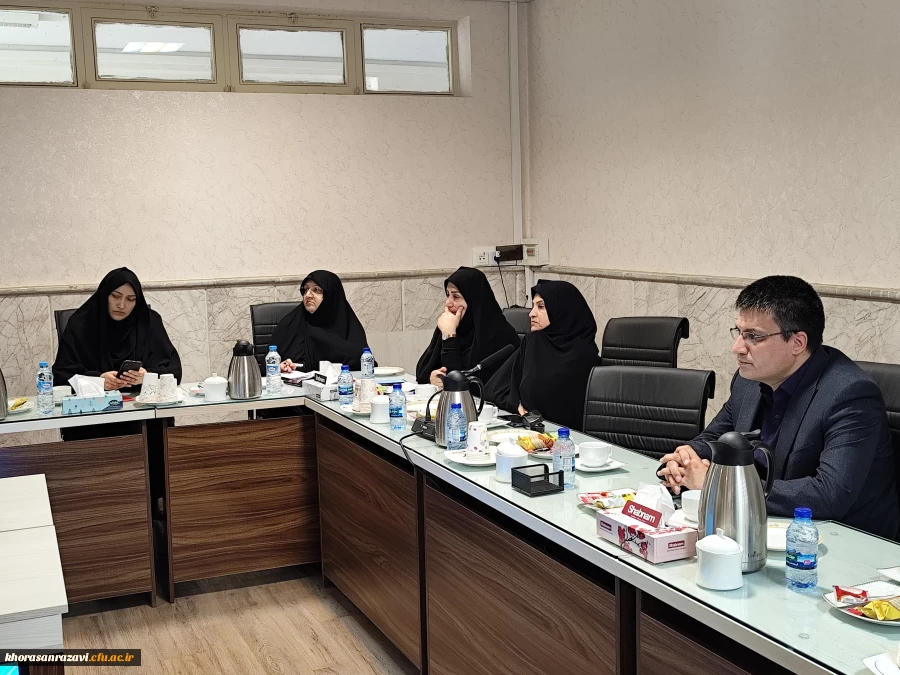 استادان بازنشسته سرمایه هایی هستند که فقط یک حکم سازمانی برای آنها صادر شده و باید حرمت این عزیزان، حفظ شود 13