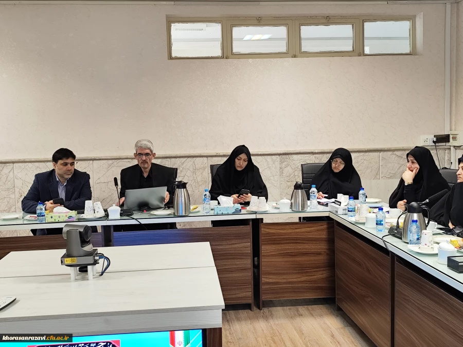 استادان بازنشسته سرمایه هایی هستند که فقط یک حکم سازمانی برای آنها صادر شده و باید حرمت این عزیزان، حفظ شود 14