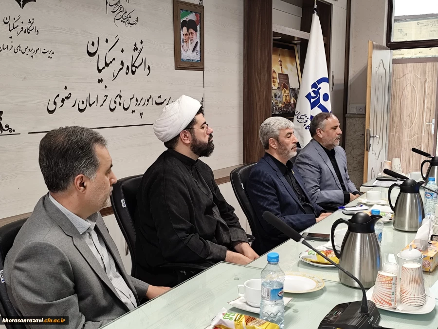 استادان بازنشسته سرمایه هایی هستند که فقط یک حکم سازمانی برای آنها صادر شده و باید حرمت این عزیزان، حفظ شود 15