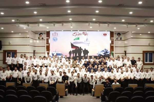 مراسم اختتامیه و تقدیر و تشکر از خادمان سلامت بارگاه علی بن موسی رضا (ع) در پردیس شهید بهشتی  خراسان رضوی 
 3