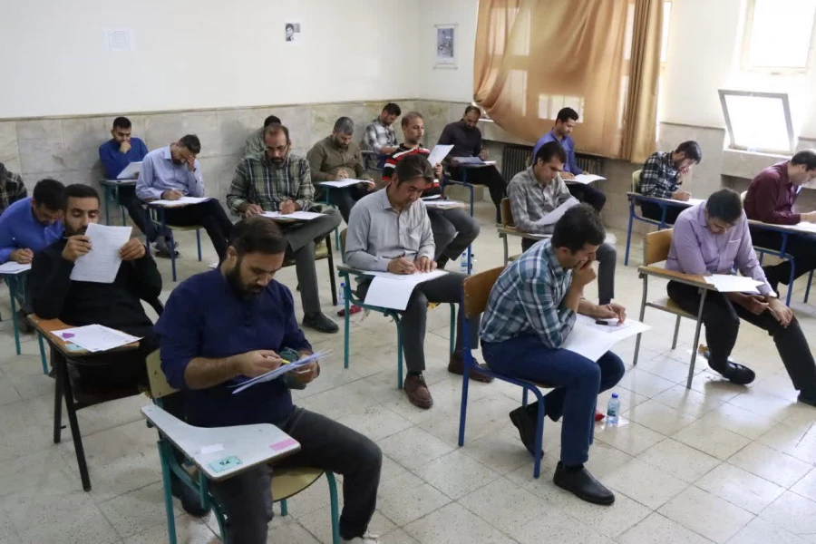 بازدید ناظر سازمان مرکزی دانشگاه فرهنگیان از فرایند آماده سازی حوزه های آزمون اصلح مهارت آموزان ماده 28 در استان خراسان رضوی 4