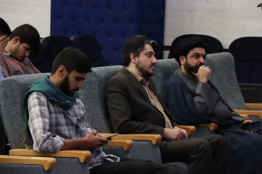 بزرگداشت هفته دفاع مقدس و یادواره ی شهیدان مقاومت و تجلیل از خانواده شهیدان کاظمی و براتی در دانشگاه فرهنگیان خراسان رضوی 

 3