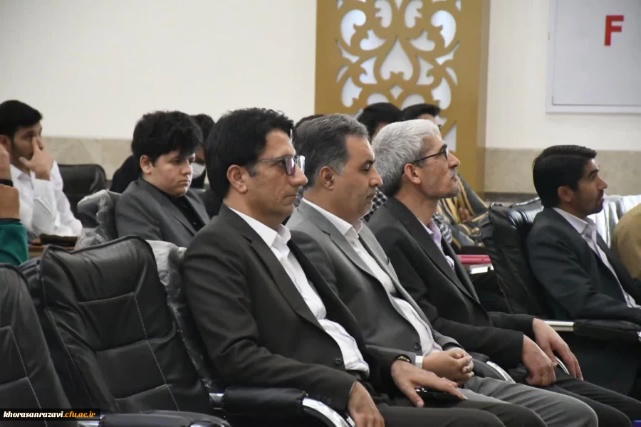 اولین جلسه پرسش پاسخ دانشجویی با حضور مدیران استانی در مرکز دانشور نیشابور

 2