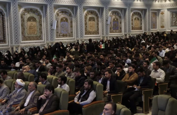 برگزاری افتتاحیه دهمین گردهمایی تشکل های دانشجویی دانشگاه فرهنگیان هم زمان با اختتامیه جشنواره ملی حرکت، رویش و رسش قلم در خراسان رضوی 

 7