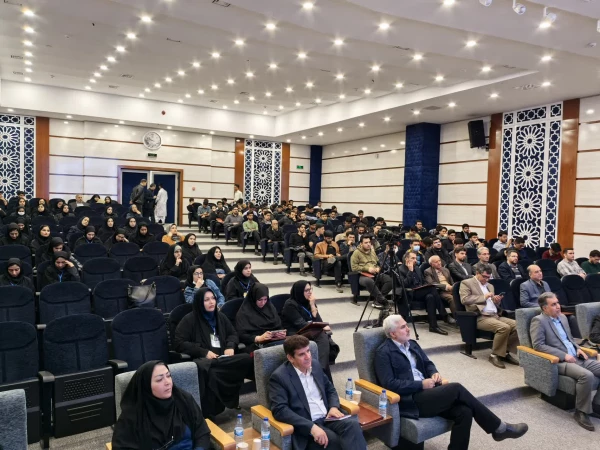 برگزاری نخستین همایش ملی «طراحی فعالیت های خلاقانه آزمایشگاه ها و کارگاه ها»
 5