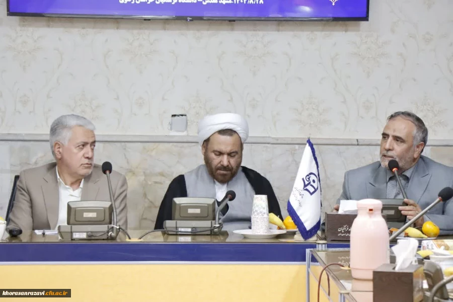 دفاع از هویت تربیت معلم، وظیفه ای است که از خودباوری درونی آغاز می شود و در همه موقعیت ها باید آن را پاس داشت 5