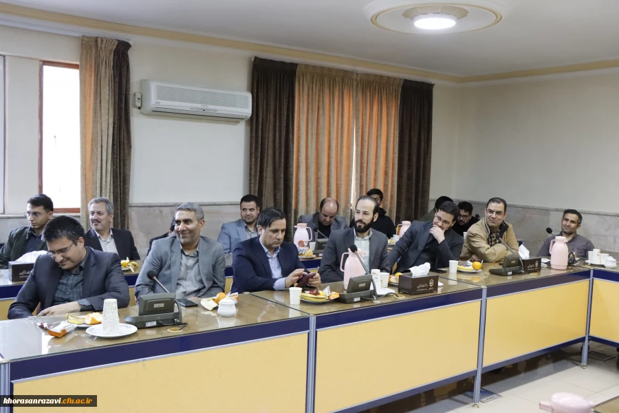 دفاع از هویت تربیت معلم، وظیفه ای است که از خودباوری درونی آغاز می شود و در همه موقعیت ها باید آن را پاس داشت 8