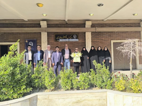 احیای شعبات استانی بنیاد خیرین حامی دانشگاه فرهنگیان؛ گامی مهم در تقویت چرخه تعلیم و تربیت

 3