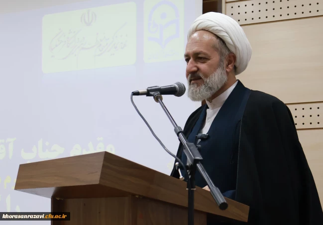  حجت الاسلام علی تقوی مسئول نهاد نمایندگی مقام معظم رهبری در دانشگاه فرهنگیان کشور در آیین دهمین دوره ارتقاء توانمندیهای ائمه جماعات دانشگاه فرهنگیان کشور در مشهد:

همه ما جمع شدیم برای یک هدف بزرگ و آن انتقال پیام دین به نسل جوان است