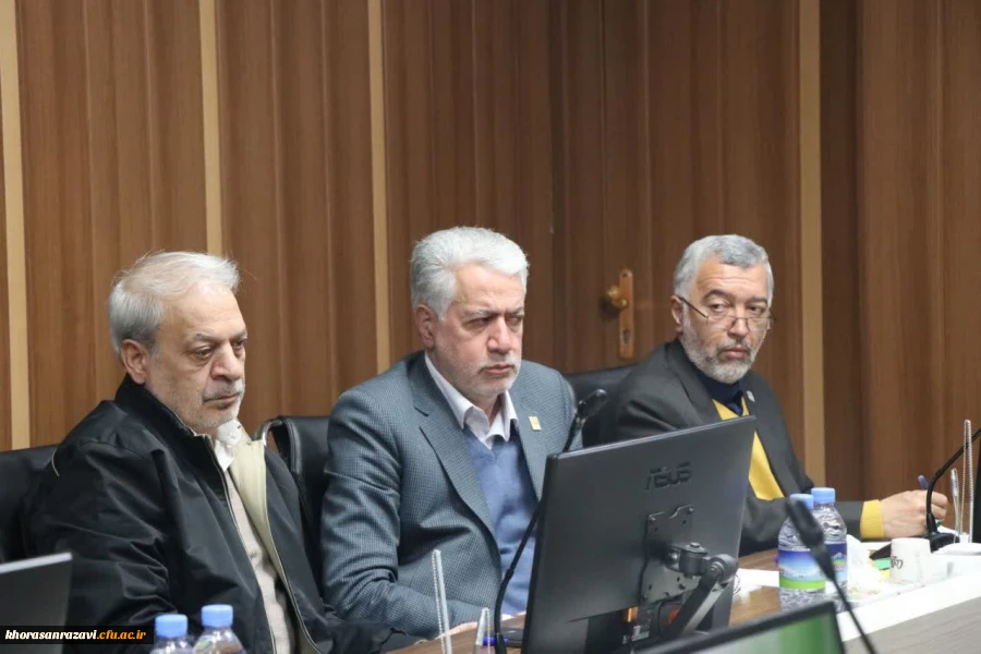 در نشست مشترک رئیس دانشگاه فرهنگیان خراسان رضوی با معاون وزیر آموزش  و پرورش و برخی از اعضای مجمع نمایندگان مجلس استان بر توسعه زیرساخت های این دانشگاه تاکید شد 3