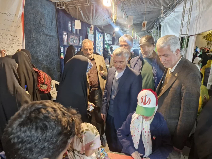 بازدید مدیرکل آموزش و پرورش استان از موکب های دانشجویی دانشگاه فرهنگیان خراسان رضوی 

 4