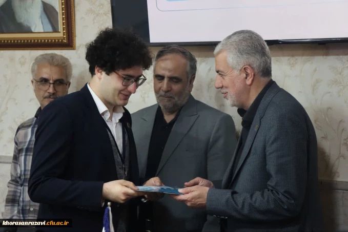 مراسم تجلیل از دانشجومعلمان فعال یاوران رسانه و مسئولان روابط عمومی دانشگاه فرهنگیان خراسان رضوی